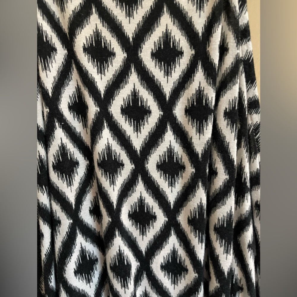 H&M pattern tank - Picture 2 of 3